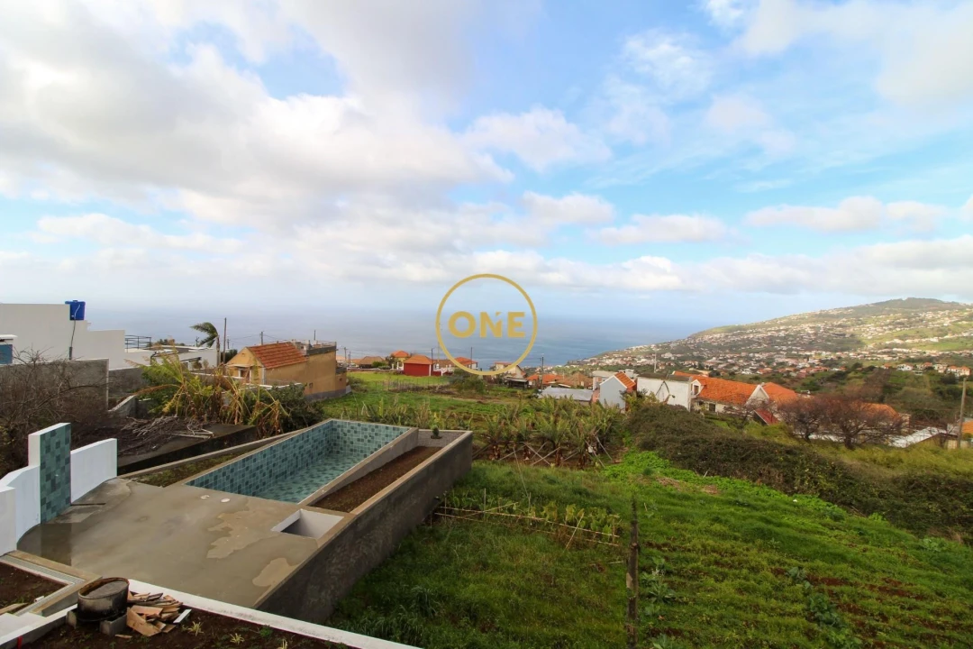 Moradia T2 para Venda em Arco da Calheta Foto 10