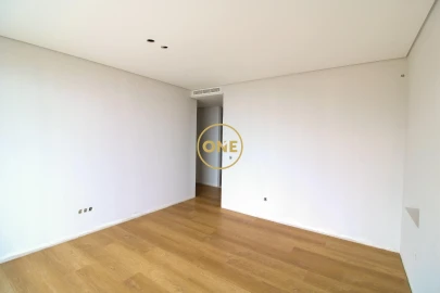 Moradia T2 para Venda em Arco da Calheta