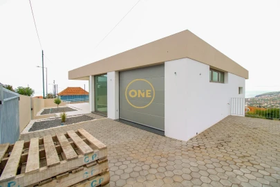 Moradia T2 para Venda em Arco da Calheta