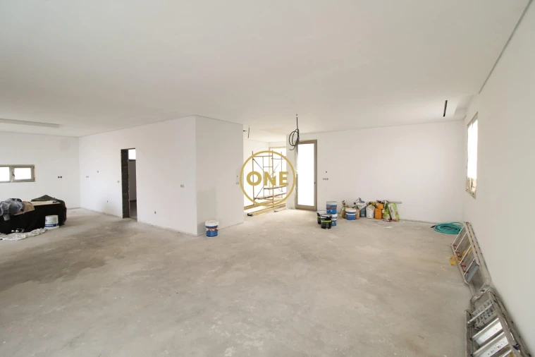 Moradia T2 para Venda em Arco da Calheta Foto 3