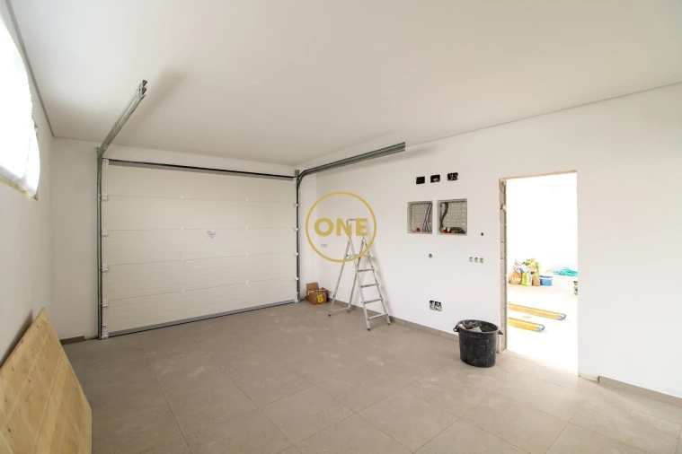 Moradia T2 para Venda em Arco da Calheta Foto 7