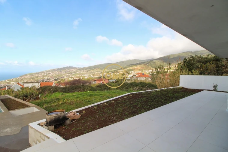 Moradia T2 para Venda em Arco da Calheta Foto 22