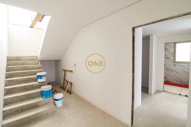 Moradia T2 para Venda em Arco da Calheta Foto 17