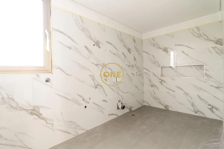 Moradia T2 para Venda em Arco da Calheta Foto 15