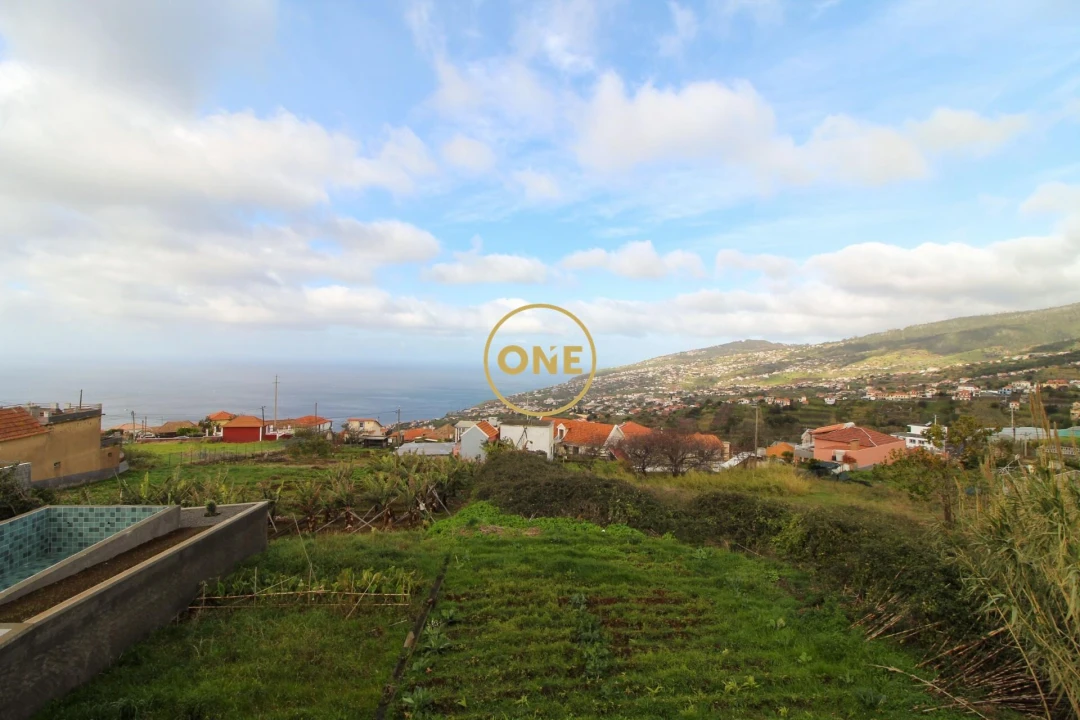 Moradia T2 para Venda em Arco da Calheta Foto 11