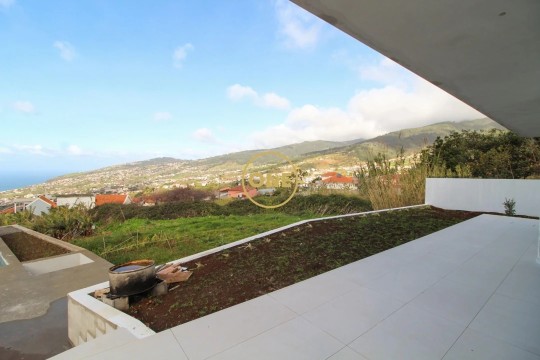 Moradia T2 para Venda em Arco da Calheta Foto 22