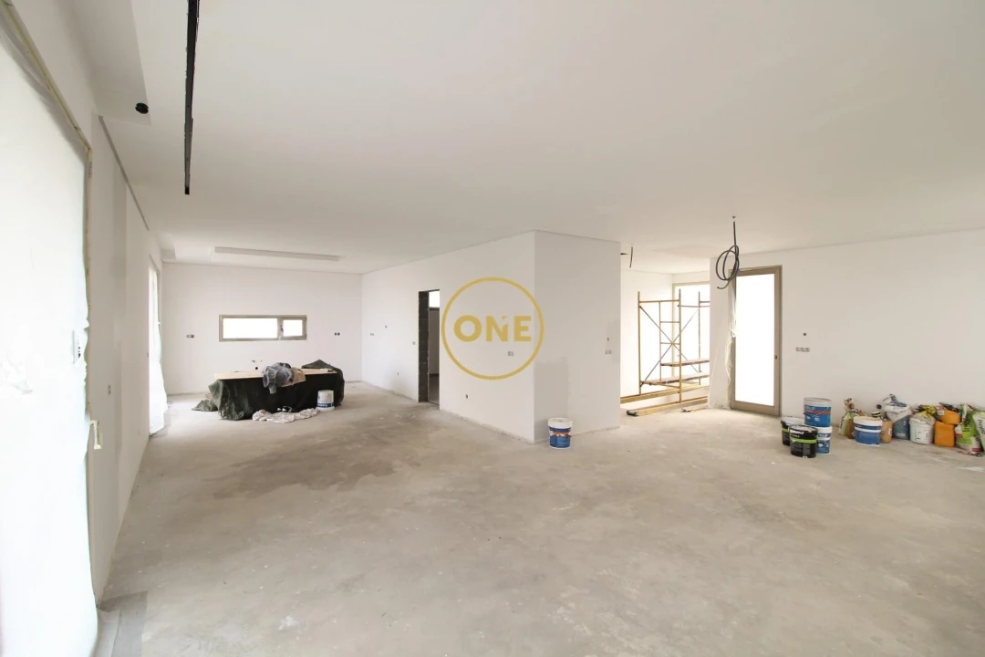 Moradia T2 para Venda em Arco da Calheta Foto 6