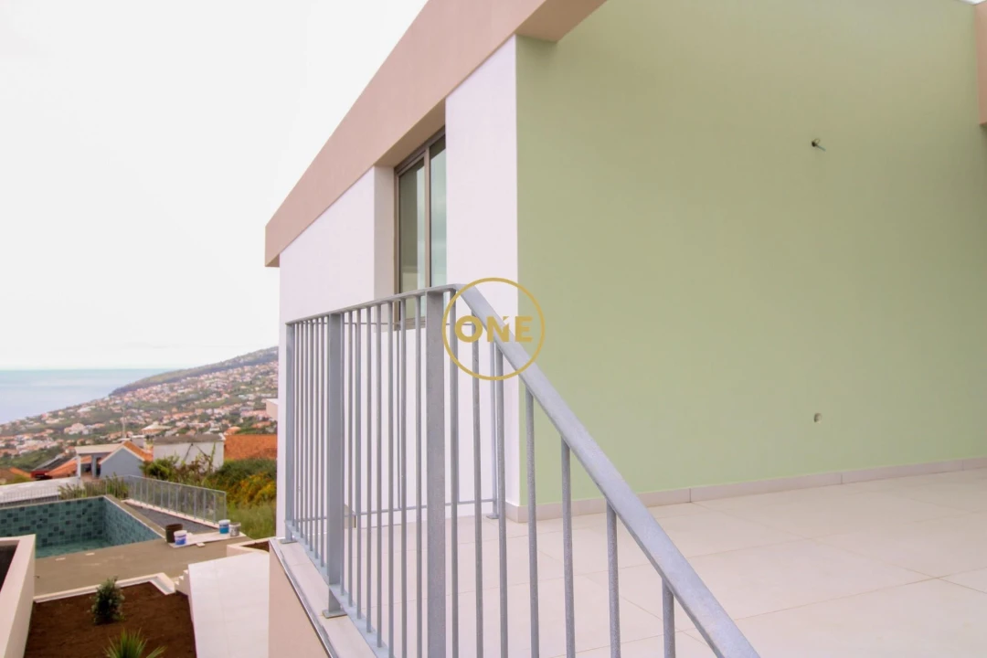 Moradia T2 para Venda em Arco da Calheta Foto 33