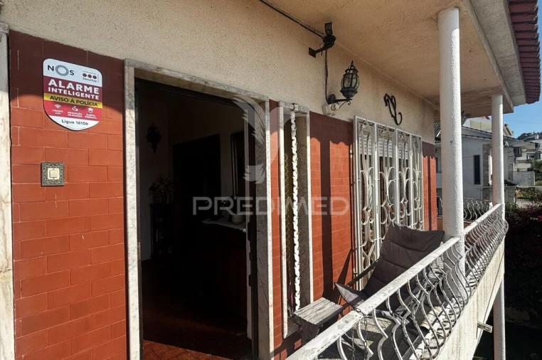 Moradia T4 para Venda em Corroios Foto 16