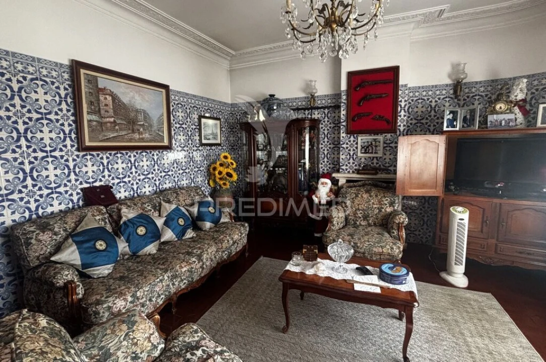 Moradia T4 para Venda em Corroios Foto 3