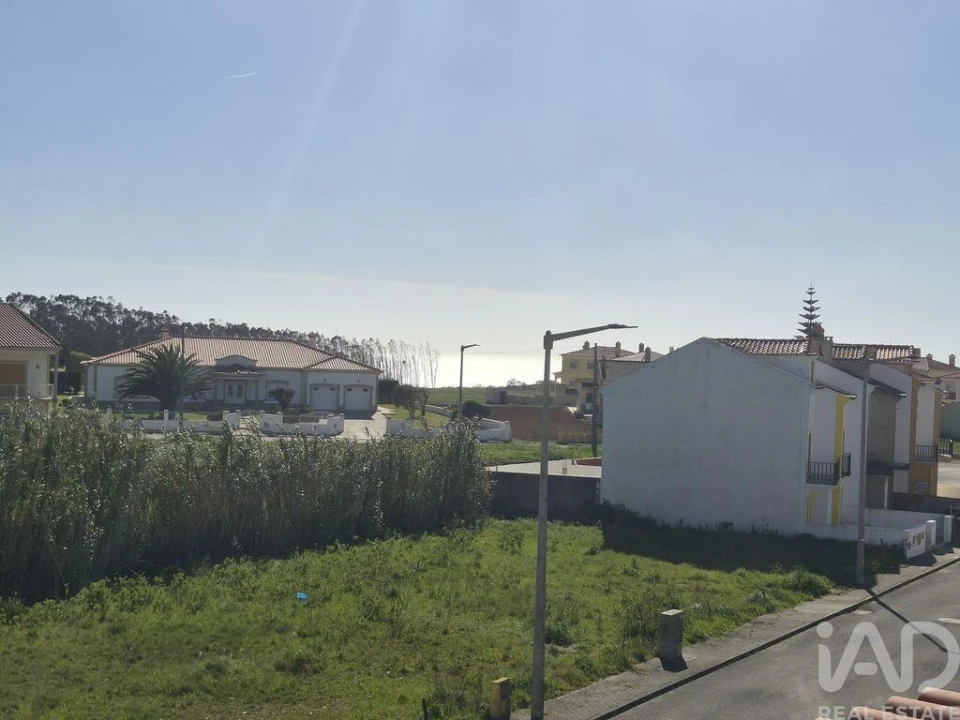 Moradia T3 para Venda em Atouguia da Baleia Foto 22