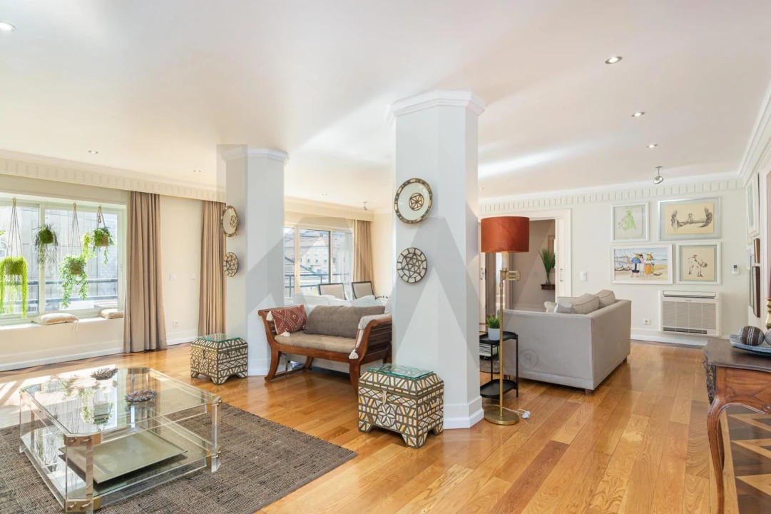 Apartamento T4 para Arrendamento em Avenidas Novas Foto 2