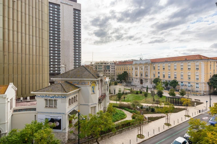 Apartamento T4 para Arrendamento em Avenidas Novas Foto 24