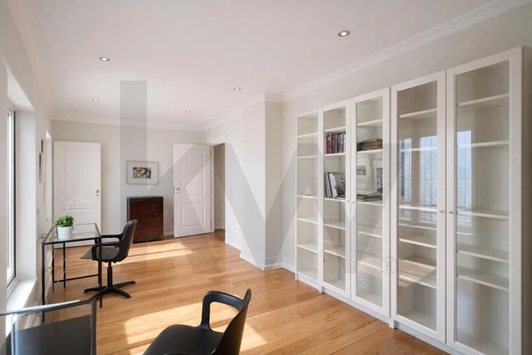 Apartamento T4 para Arrendamento em Avenidas Novas Foto 26