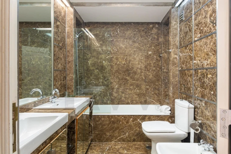 Apartamento T4 para Arrendamento em Avenidas Novas Foto 18