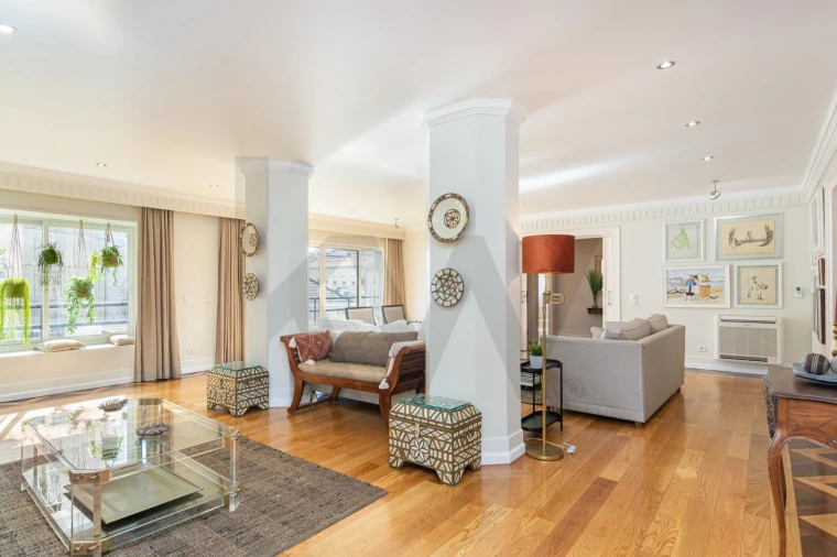 Apartamento T4 para Arrendamento em Avenidas Novas Foto 2