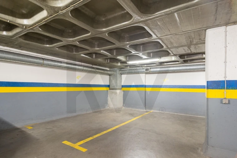 Apartamento T4 para Arrendamento em Avenidas Novas Foto 25