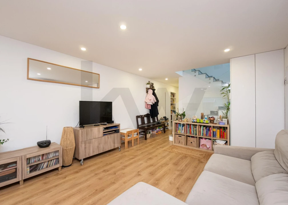 Moradia T4 para Venda em Fernao Ferro Foto 2