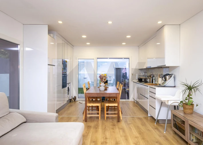 Moradia T4 para Venda em Fernao Ferro Foto 3