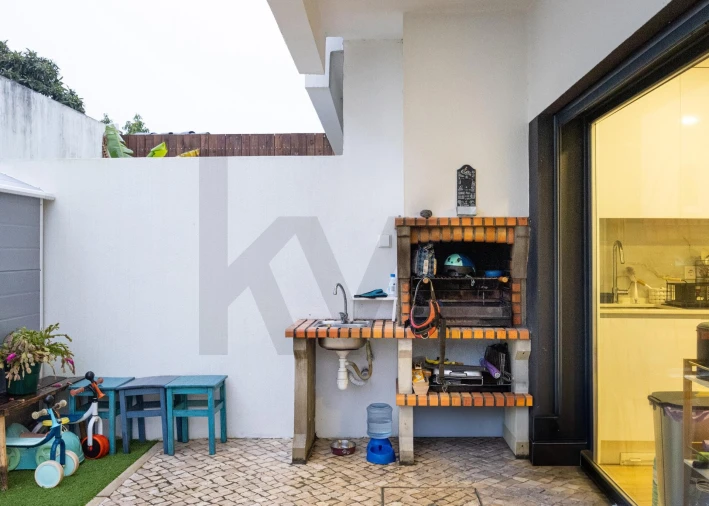 Moradia T4 para Venda em Fernao Ferro Foto 29