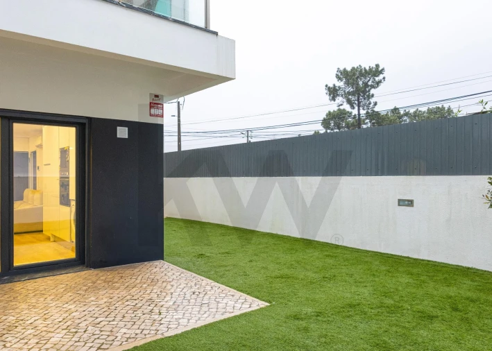 Moradia T4 para Venda em Fernao Ferro Foto 28