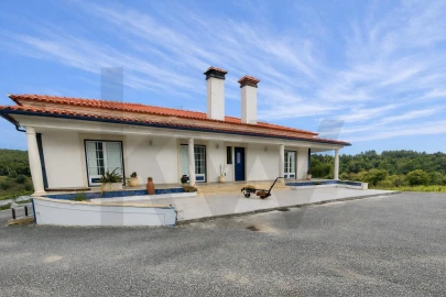 Moradia T4 para Venda em Achete, Azoia de Baixo e Póvoa de Santarém