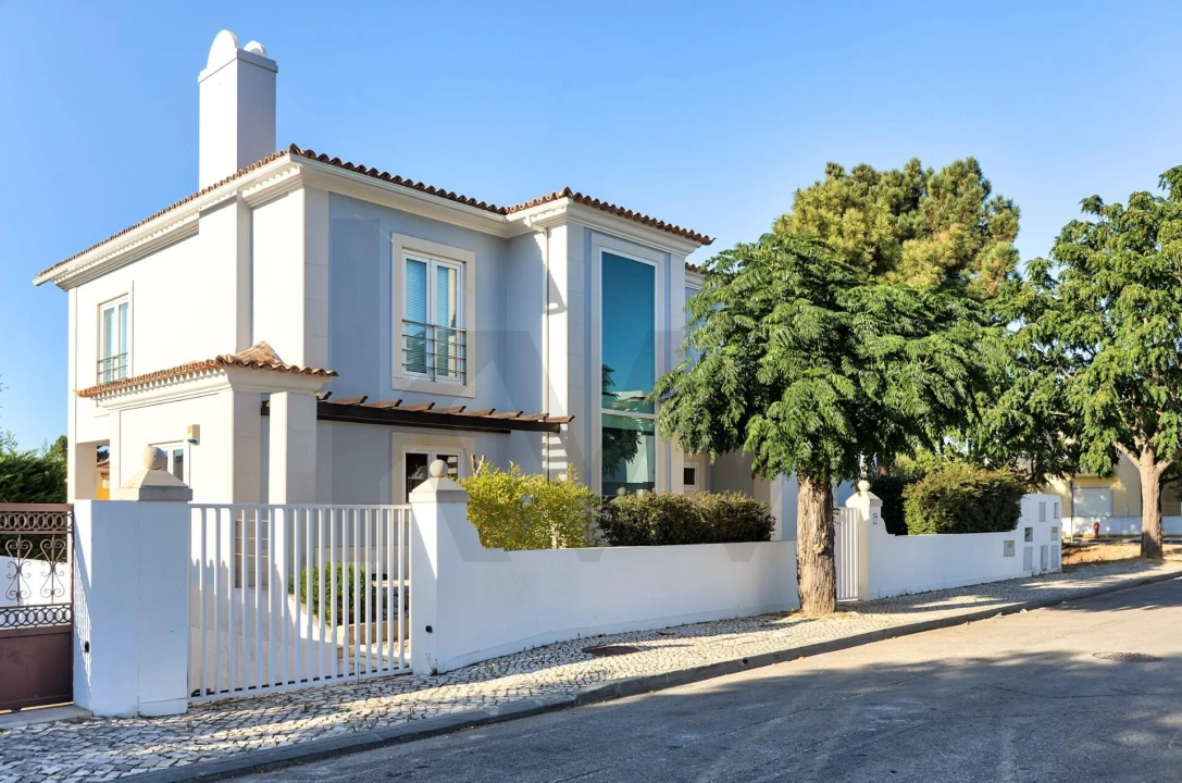 Moradia T4 para Venda em Azeitão (São Lourenço e São Simão) Foto 3