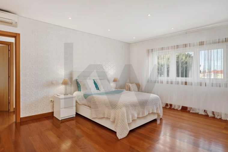 Moradia T4 para Venda em Azeitão (São Lourenço e São Simão) Foto 33