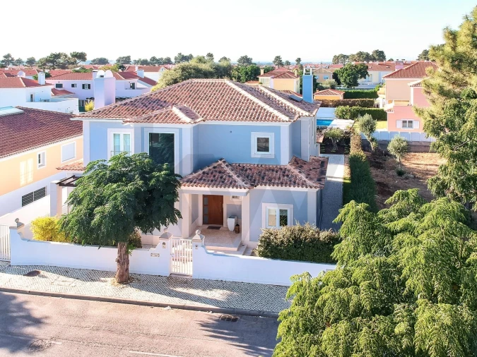 Moradia T4 para Venda em Azeitão (São Lourenço e São Simão) Foto 1