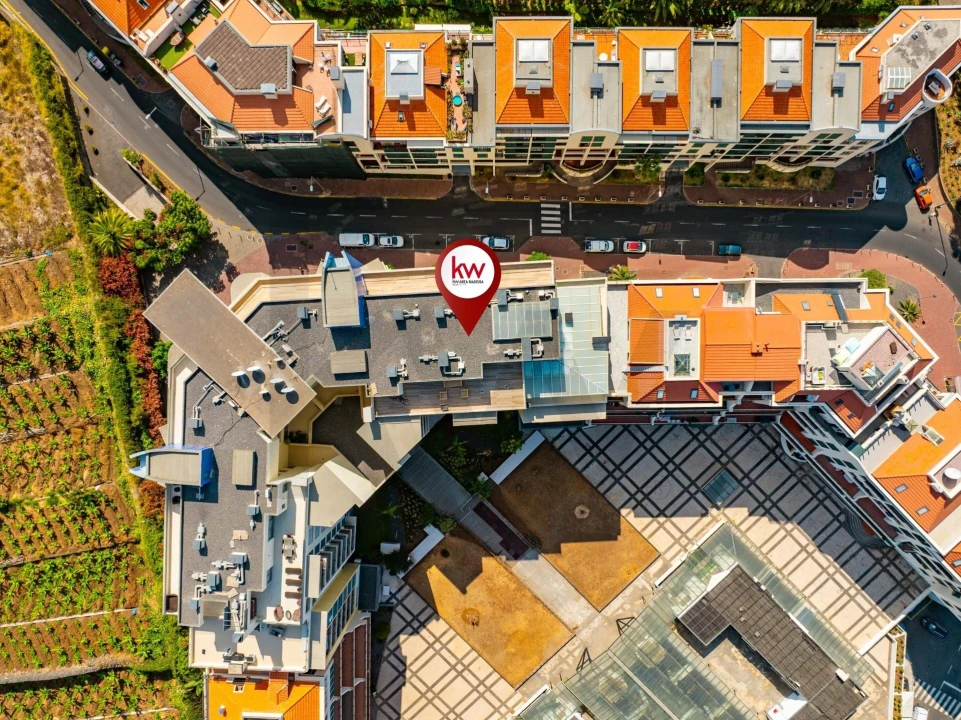 Apartamento T2 para Arrendamento em São Martinho Foto 32