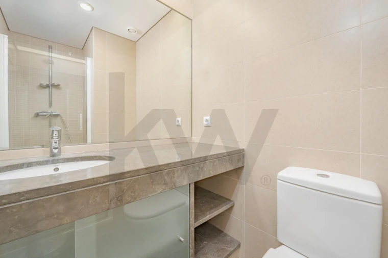 Apartamento T2 para Arrendamento em São Martinho Foto 21