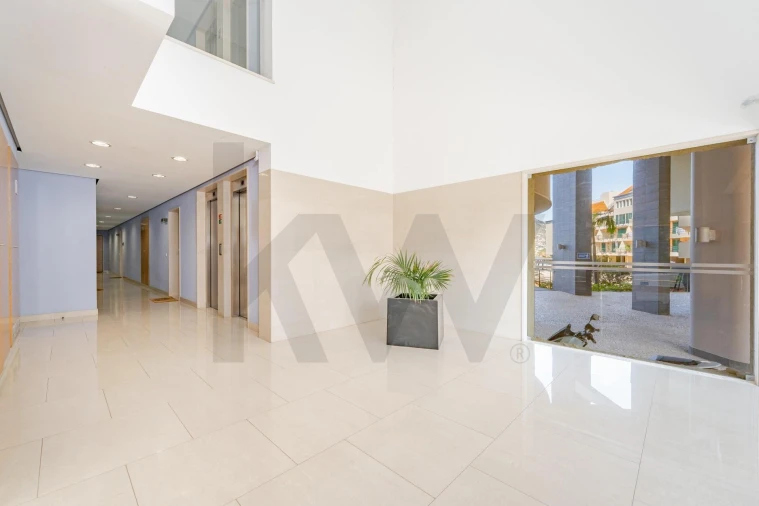 Apartamento T2 para Arrendamento em São Martinho Foto 24