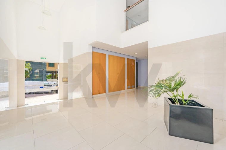 Apartamento T2 para Arrendamento em São Martinho Foto 25