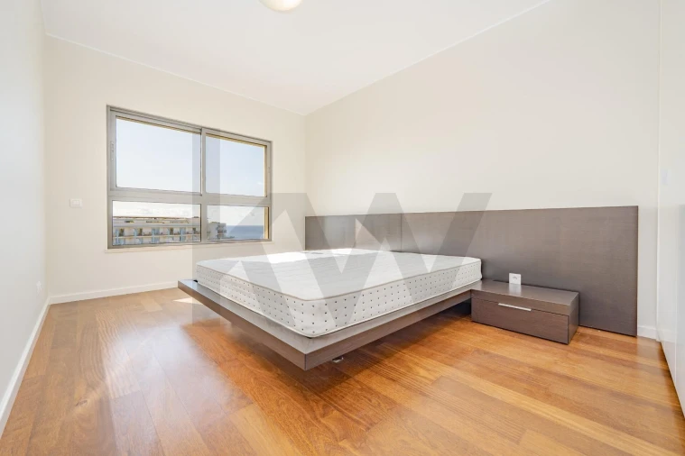 Apartamento T2 para Arrendamento em São Martinho Foto 16