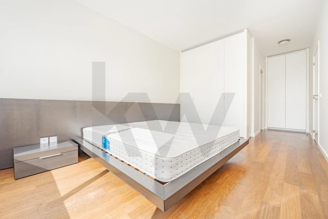 Apartamento T2 para Arrendamento em São Martinho Foto 15