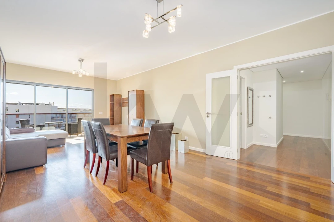 Apartamento T2 para Arrendamento em São Martinho Foto 5