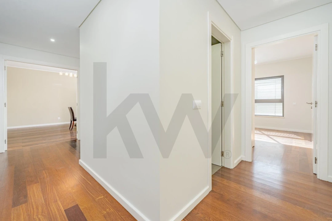 Apartamento T2 para Arrendamento em São Martinho Foto 11