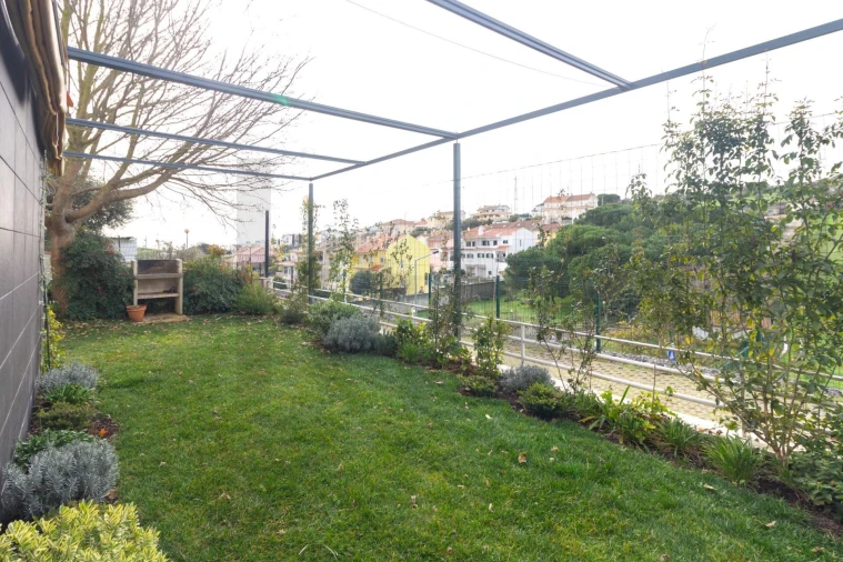 Moradia T5 para Arrendamento em Vila Franca de Xira Foto 3