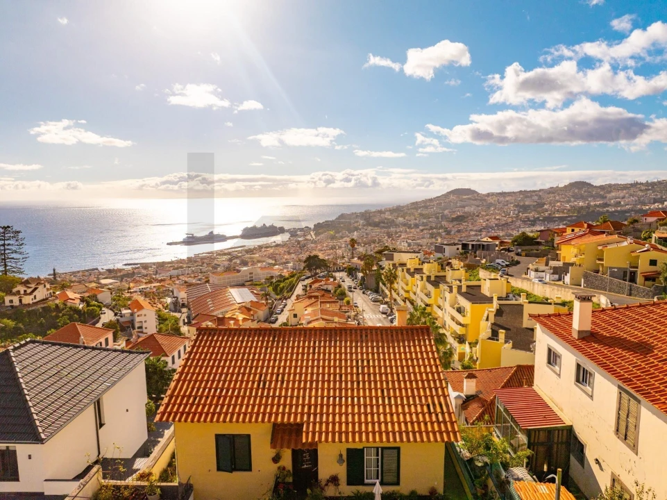 Moradia T3 para Venda em Funchal (Santa Maria Maior) Foto 8