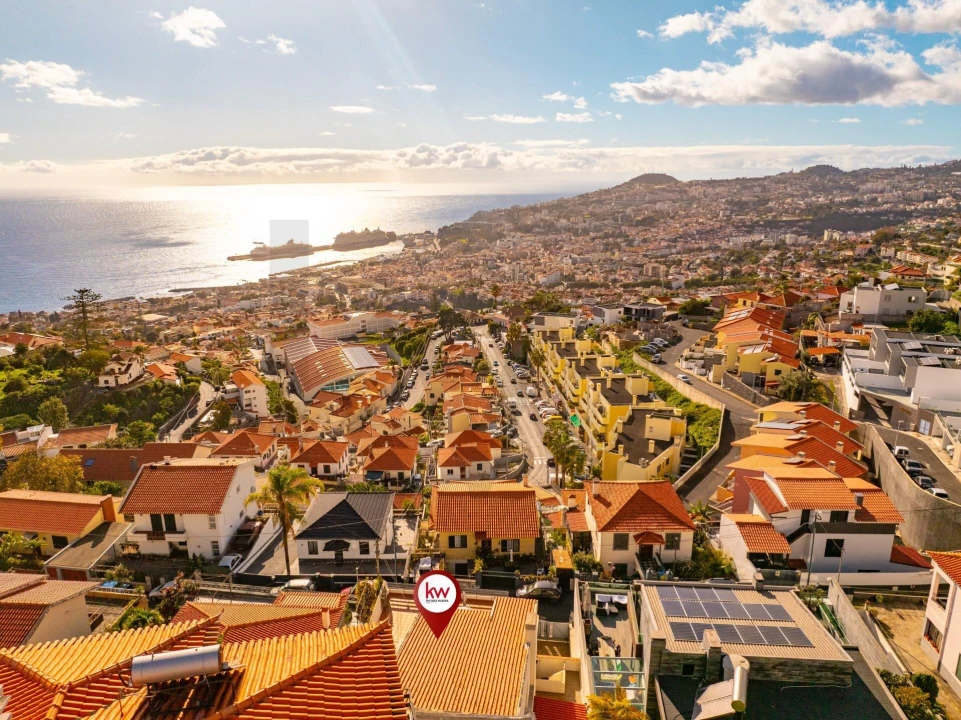 Moradia T3 para Venda em Funchal (Santa Maria Maior) Foto 4