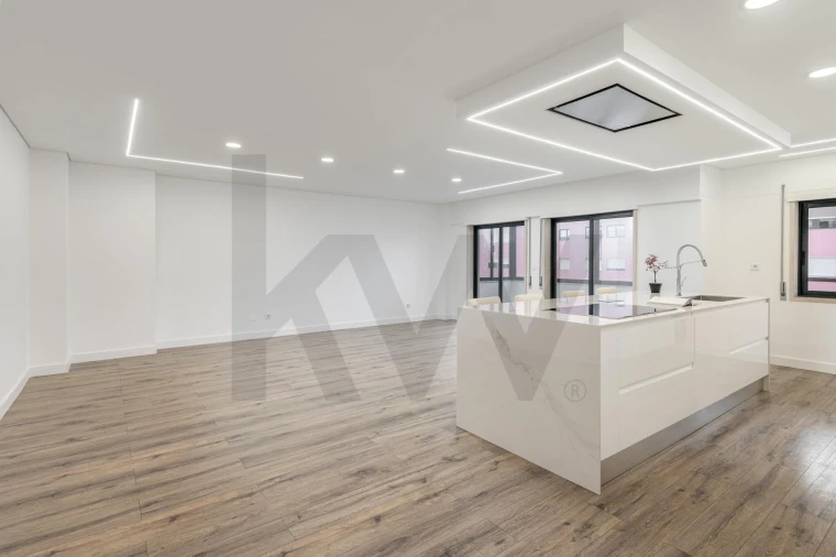 Apartamento T2 para Venda em Barreiro e Lavradio Foto 4