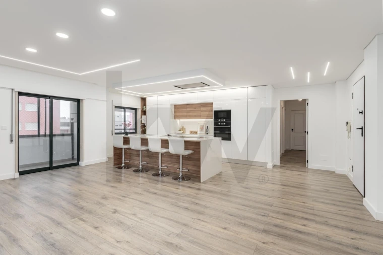 Apartamento T2 para Venda em Barreiro e Lavradio Foto 3