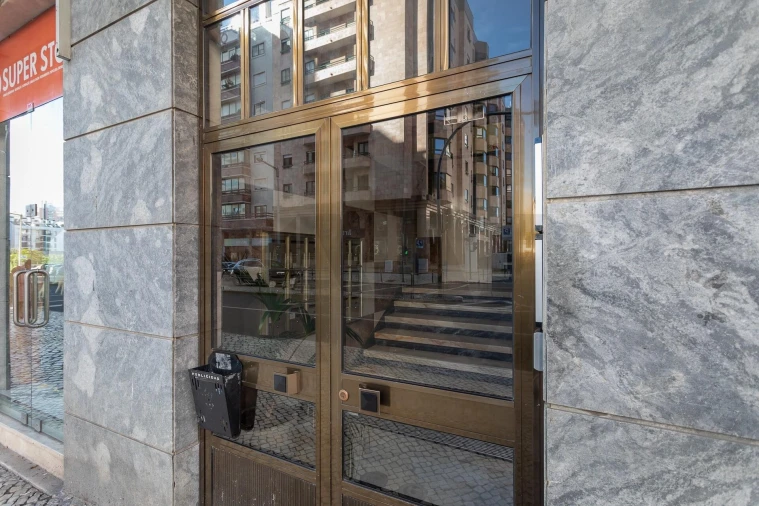 Apartamento T3 para Venda em São Domingos de Benfica Foto 39