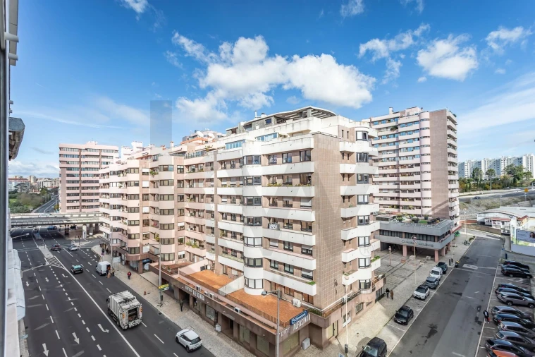 Apartamento T3 para Venda em São Domingos de Benfica Foto 32