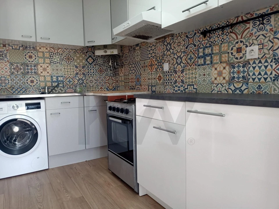 Apartamento T2 para Venda em Beato Foto 5