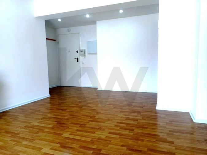 Apartamento T2 para Venda em Beato Foto 4