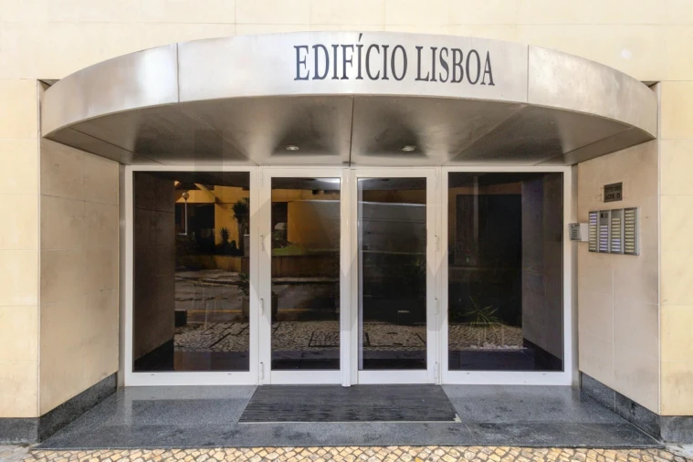 Apartamento T2 para Venda em Beato Foto 4