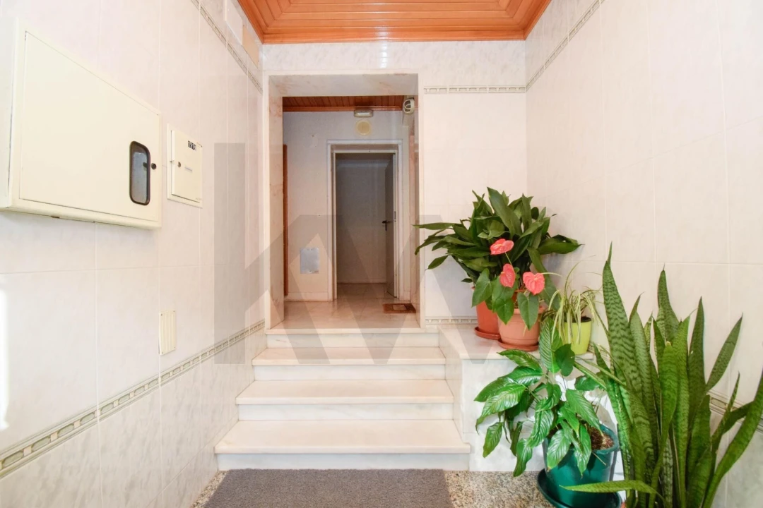 Apartamento T3 para Venda em Algueirão-Mem Martins Foto 4