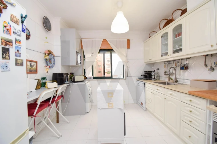 Apartamento T3 para Venda em Algueirão-Mem Martins Foto 6