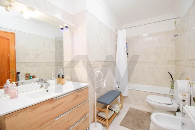 Apartamento T3 para Venda em Algueirão-Mem Martins Foto 14